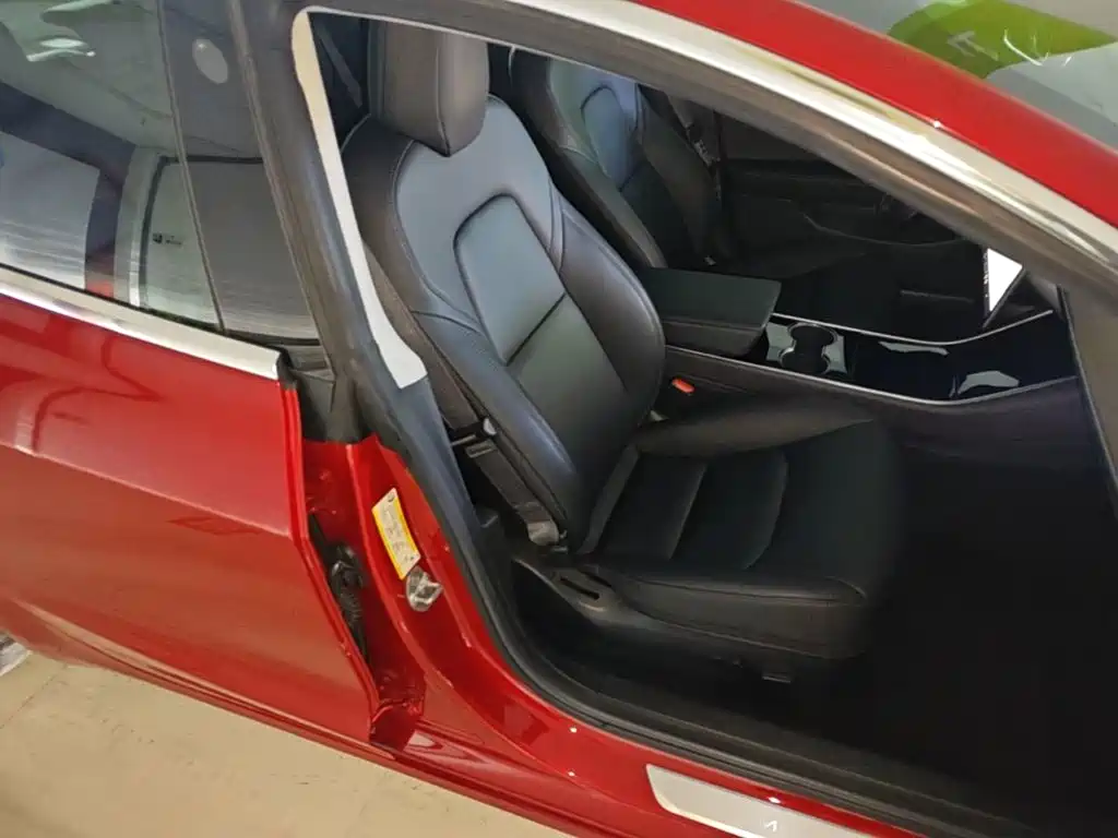 Tesla Model 3 — фото 25