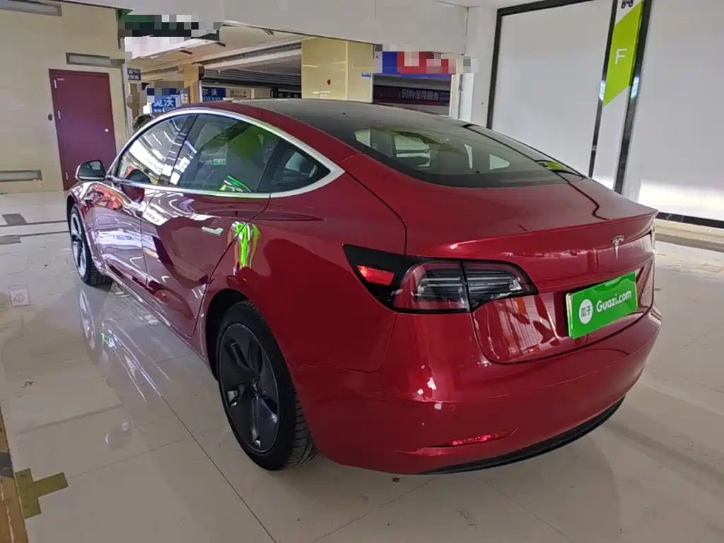 Tesla Model 3 — фото 5