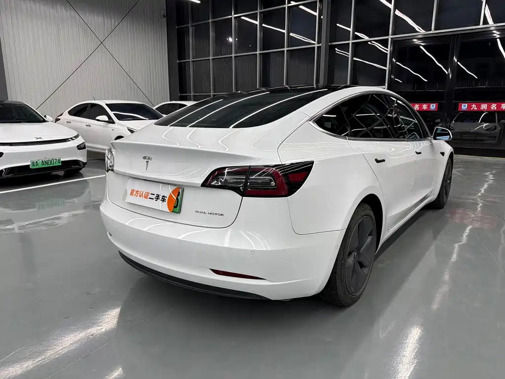 Tesla Model 3 — фото 8