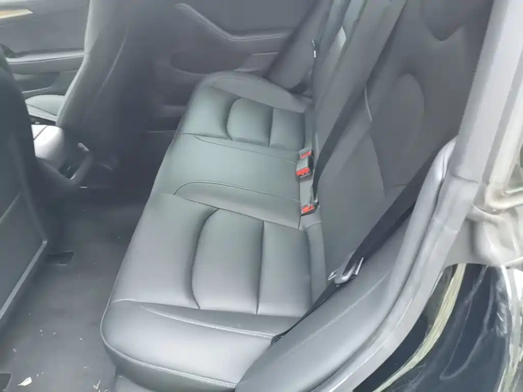 Tesla Model 3 — фото 17
