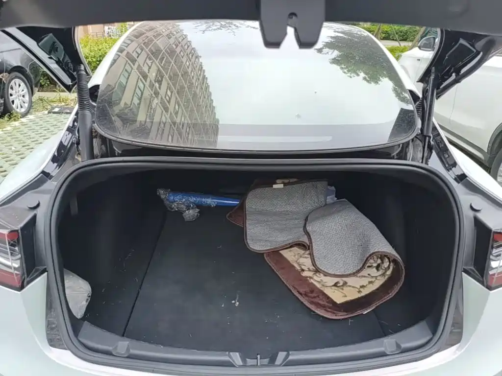 Tesla Model 3 — фото 19