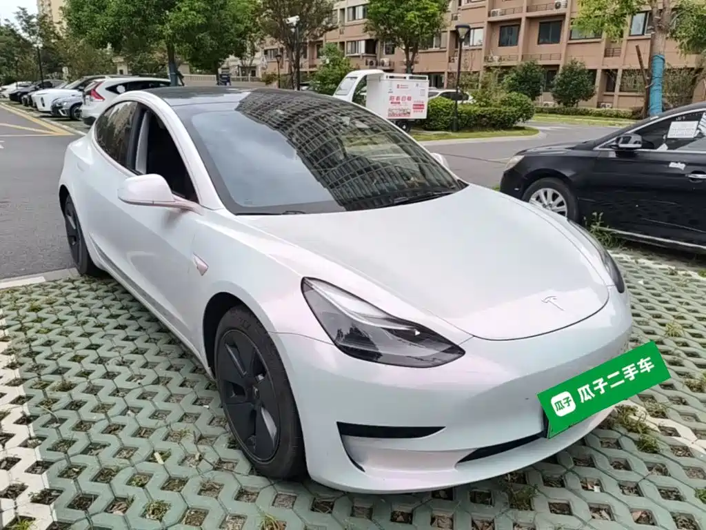 Tesla Model 3 — фото 4
