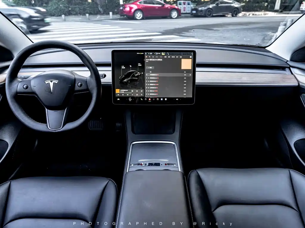 Tesla Model 3 — фото 3
