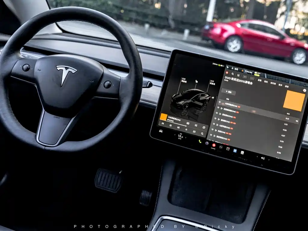 Tesla Model 3 — фото 5