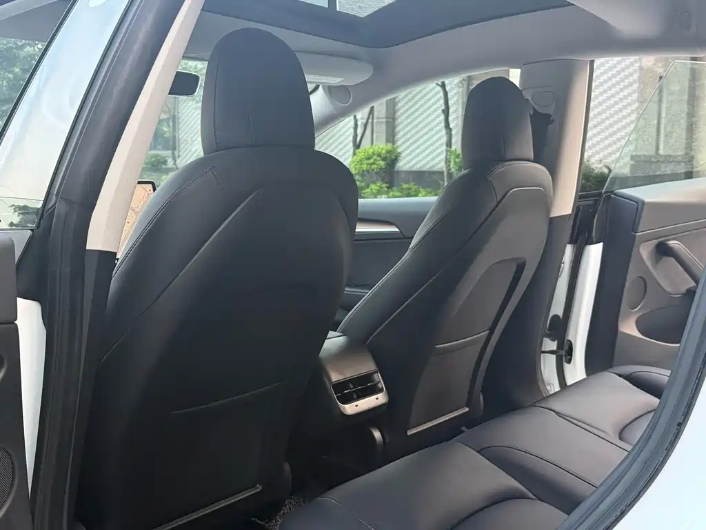 Tesla Model 3 — фото 13