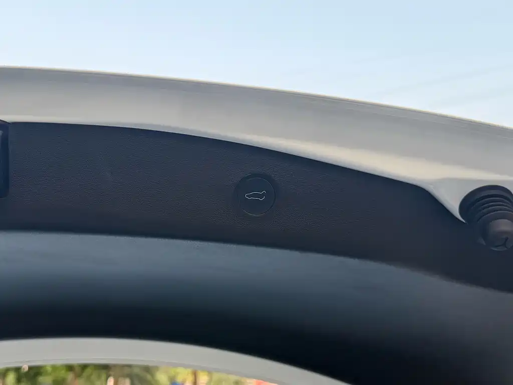 Tesla Model 3 — фото 15