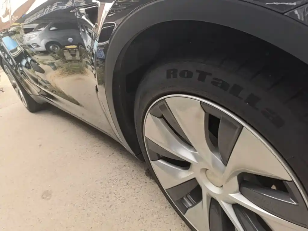 Tesla Model Y — фото 21