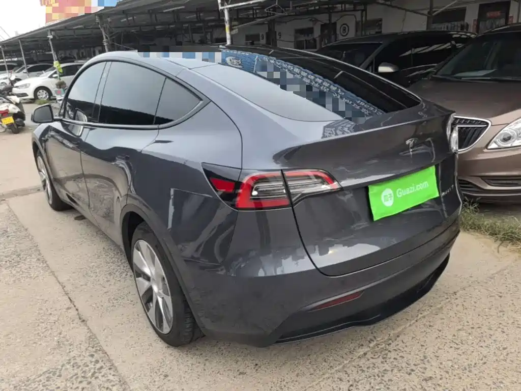 Tesla Model Y — фото 5