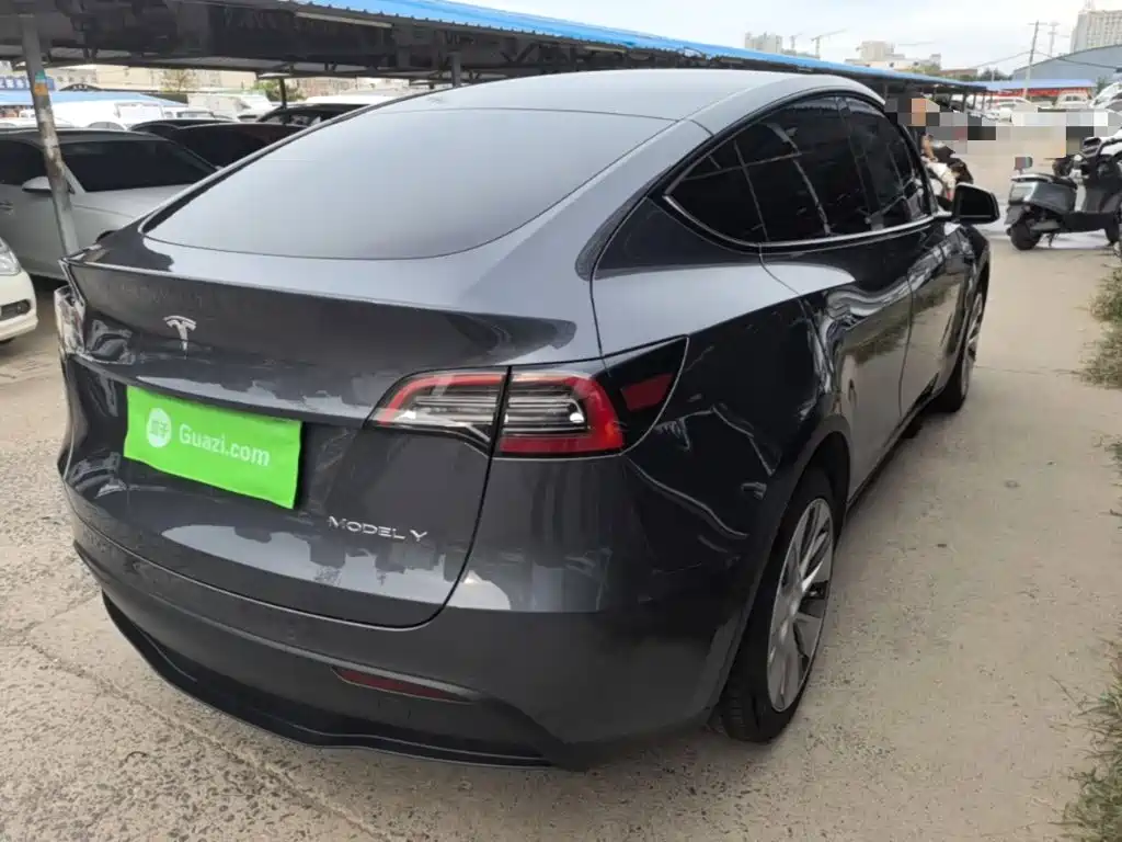 Tesla Model Y — фото 7