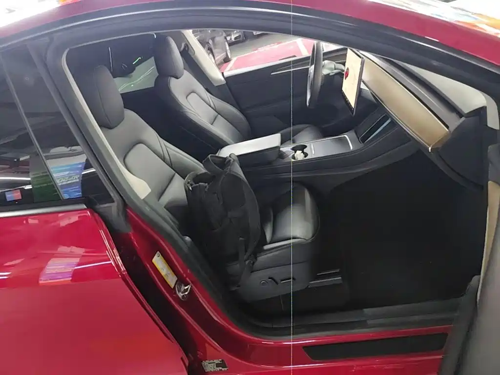 Tesla Model Y — фото 25