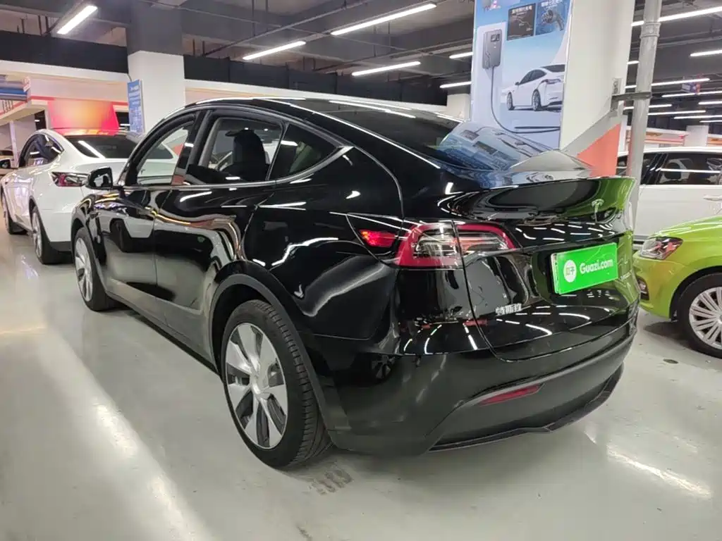 Tesla Model Y — фото 5