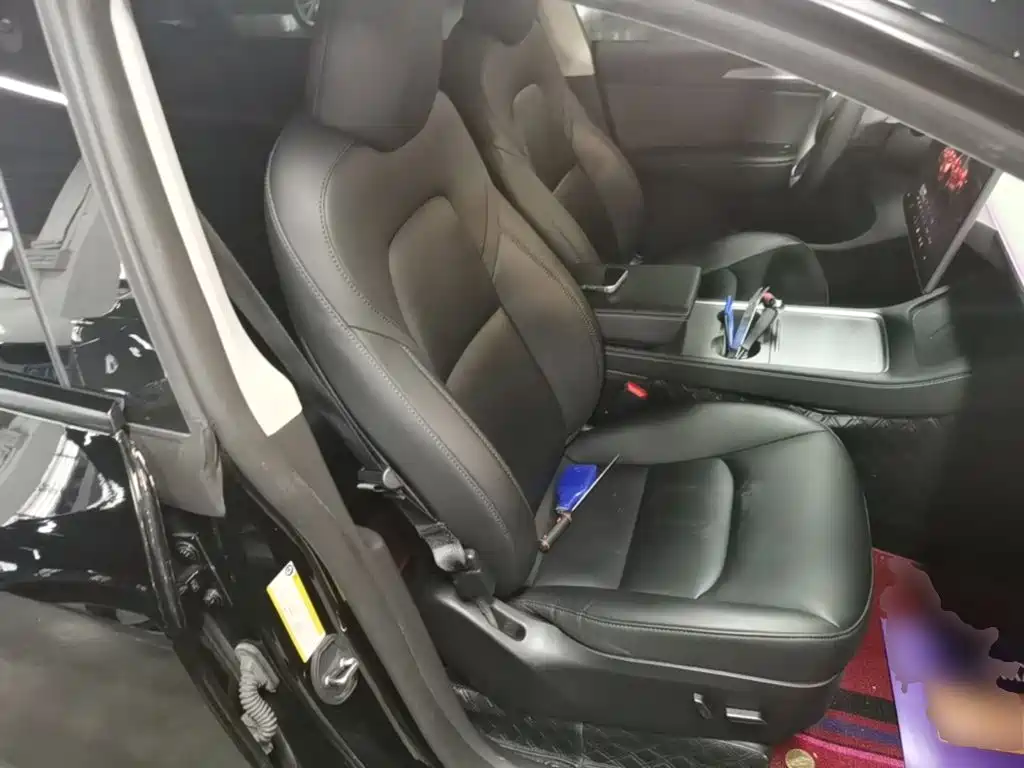 Tesla Model Y — фото 25