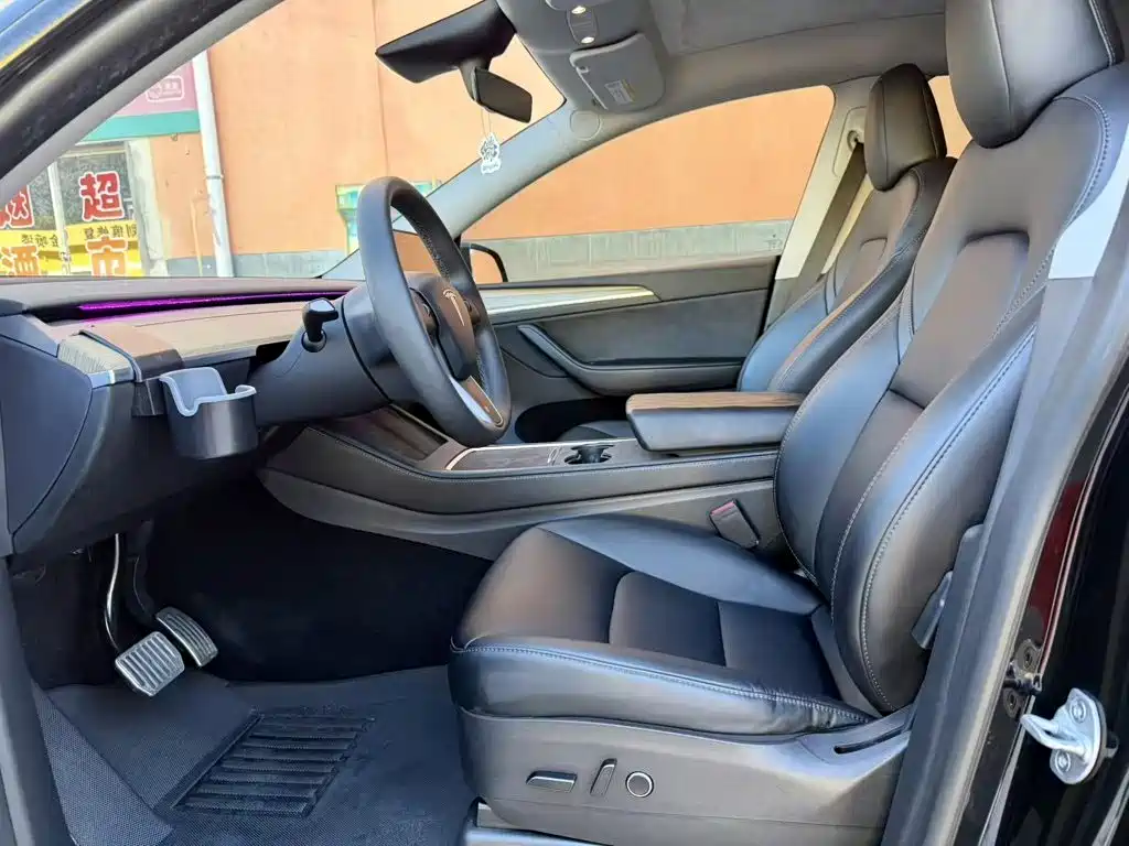 Tesla Model Y — фото 9