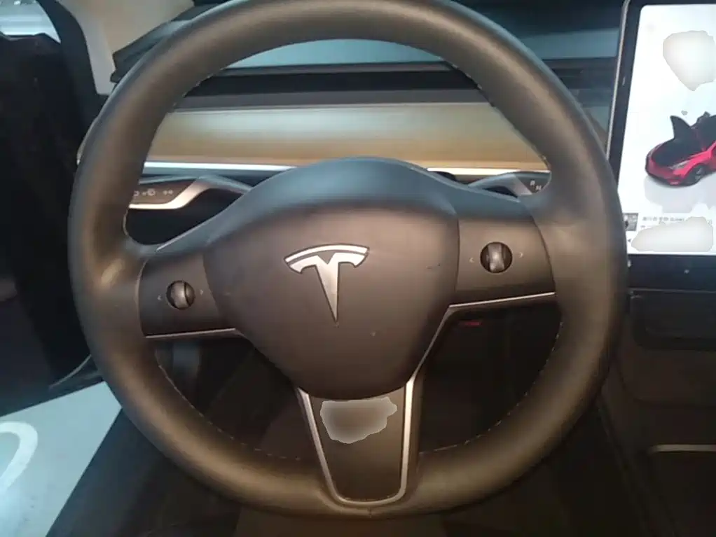 Tesla Model 3 — фото 11