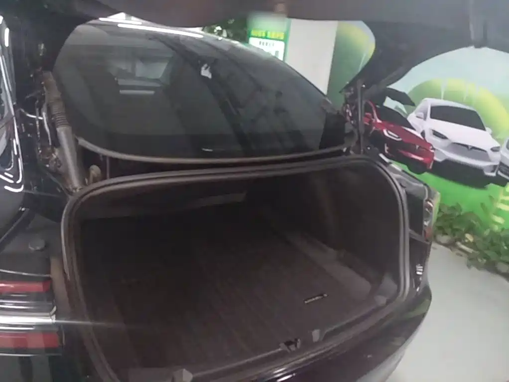 Tesla Model 3 — фото 19