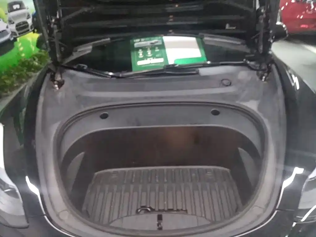 Tesla Model 3 — фото 20