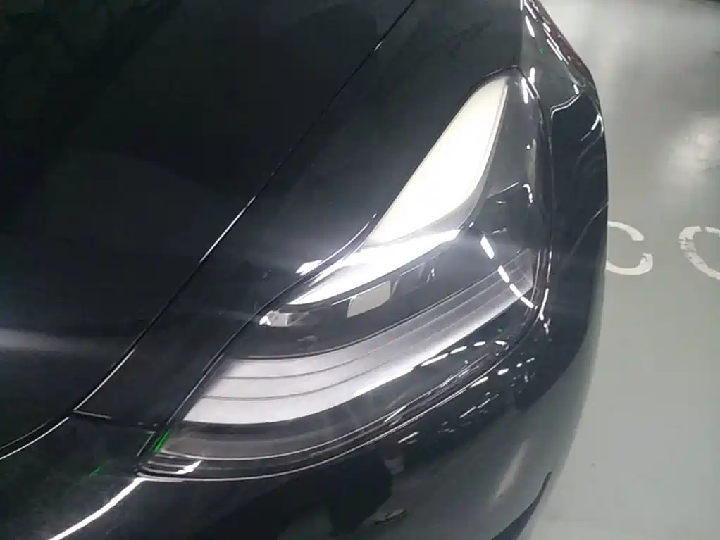 Tesla Model 3 — фото 24