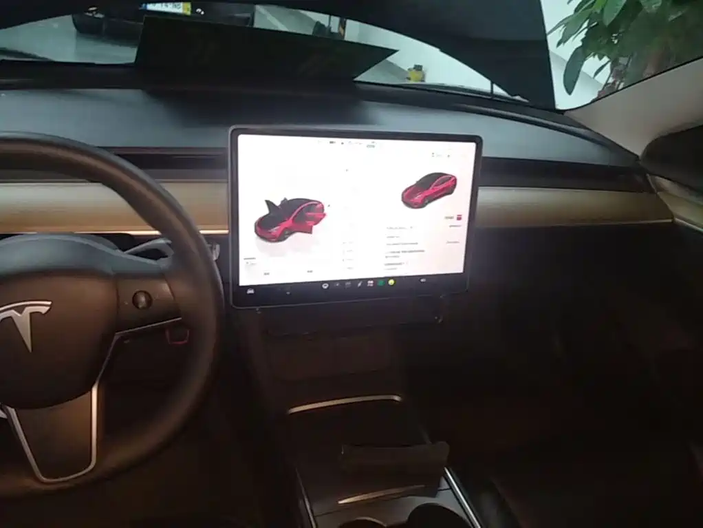 Tesla Model 3 — фото 10