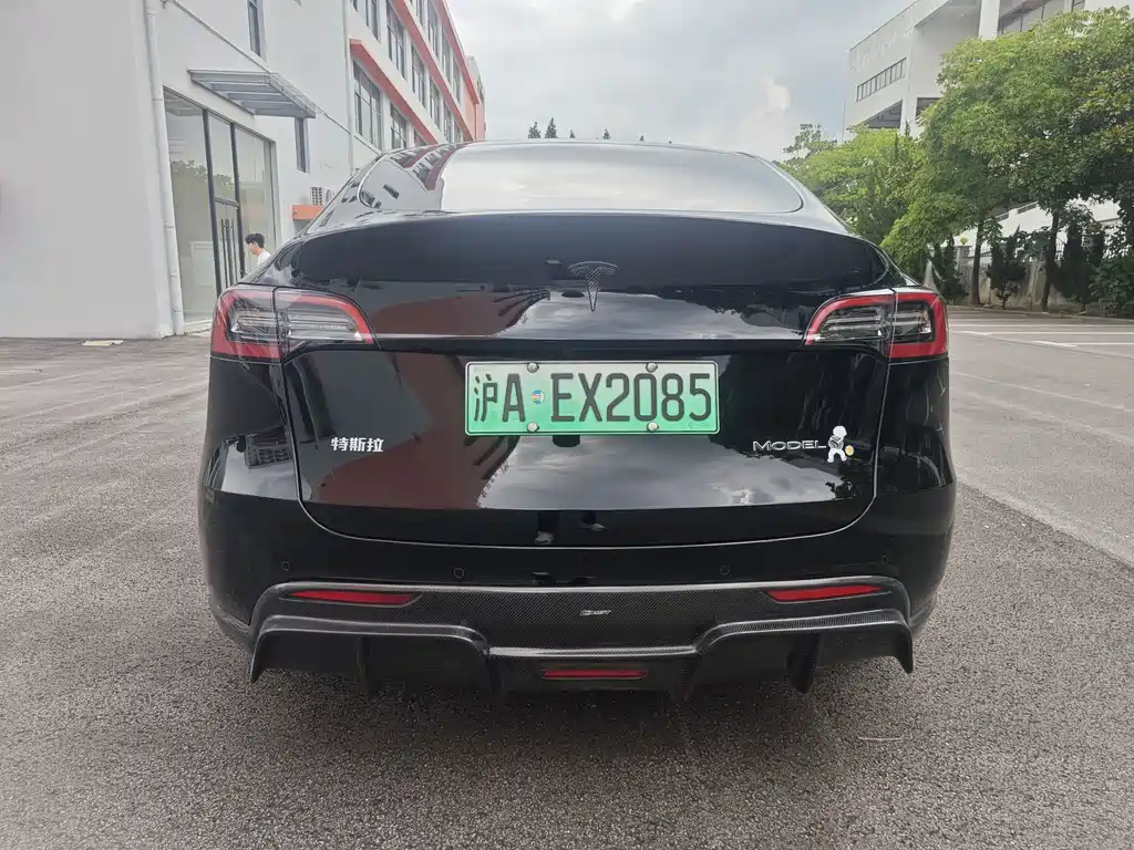 Tesla Model Y — фото 5