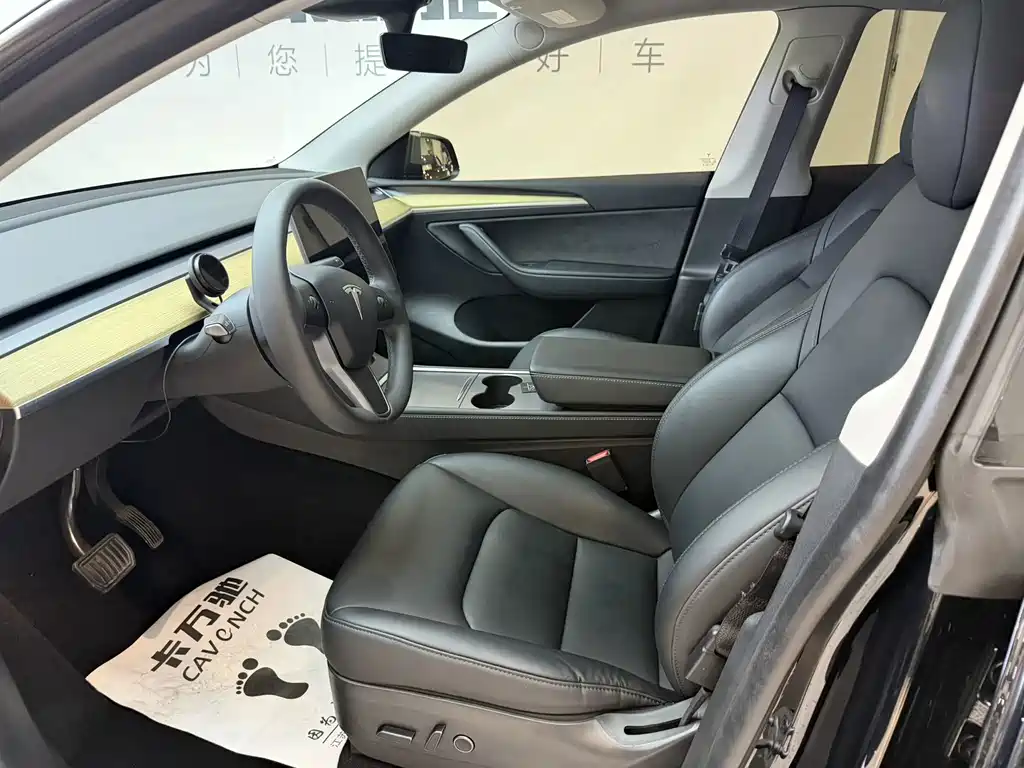Tesla Model Y — фото 4