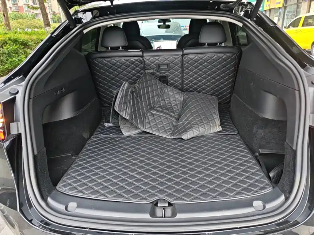 Tesla Model Y — фото 19
