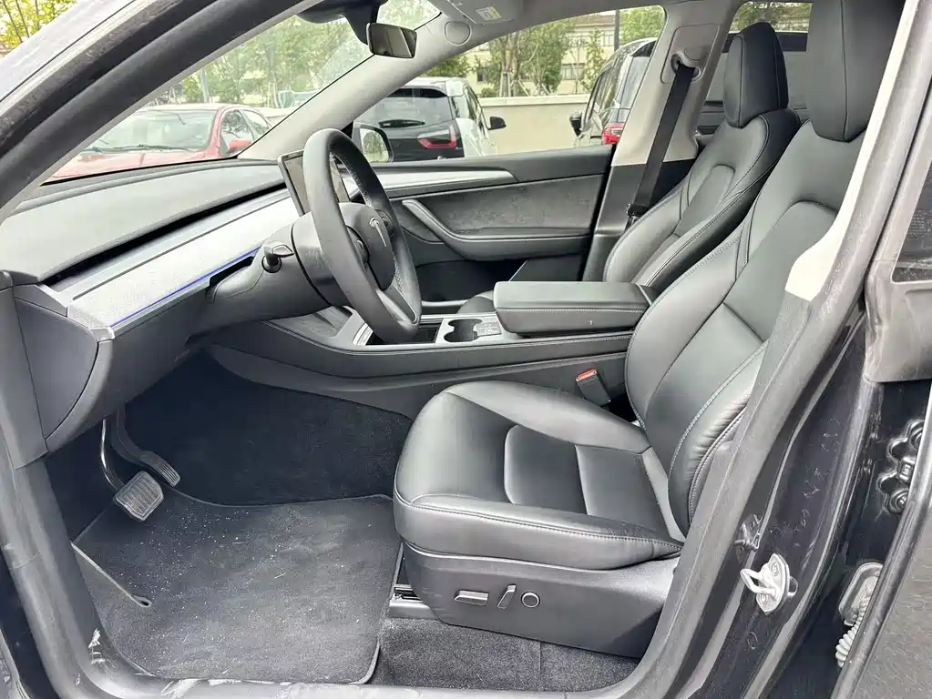 Tesla Model Y — фото 4