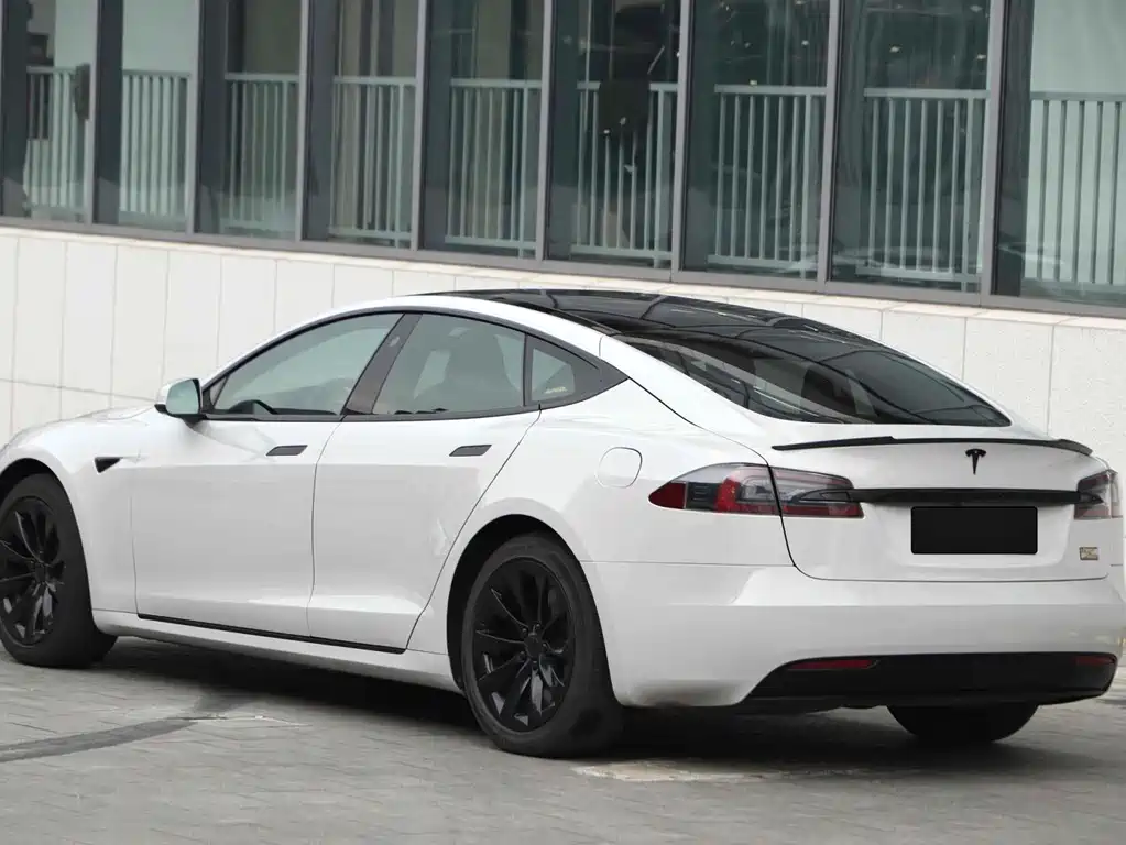 Tesla Model S — фото 17