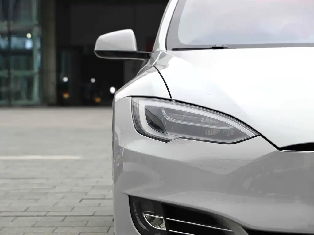 Tesla Model S — фото 18