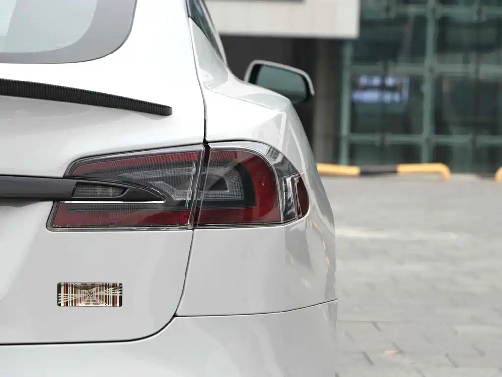 Tesla Model S — фото 19