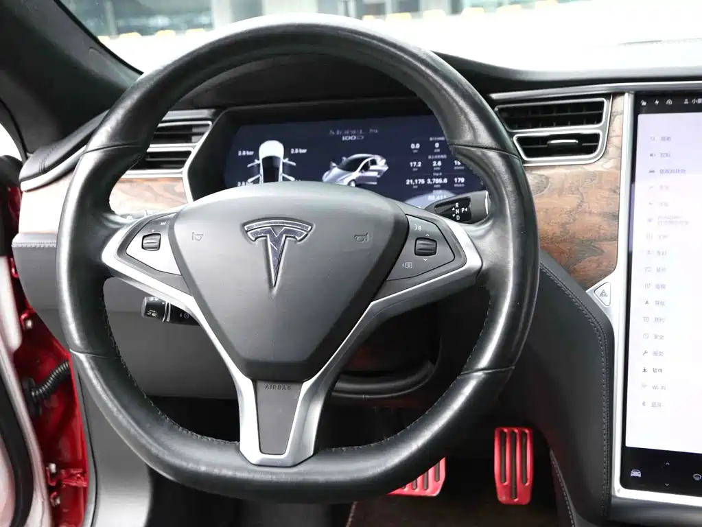 Tesla Model S — фото 5