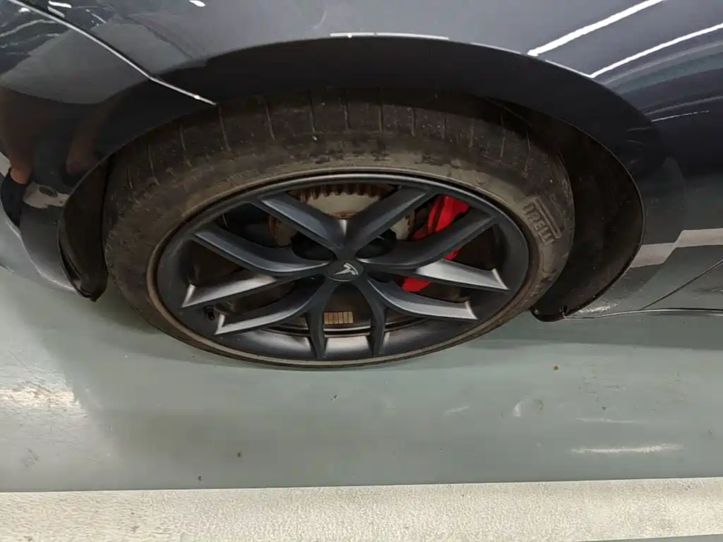 Tesla Model 3 — фото 23