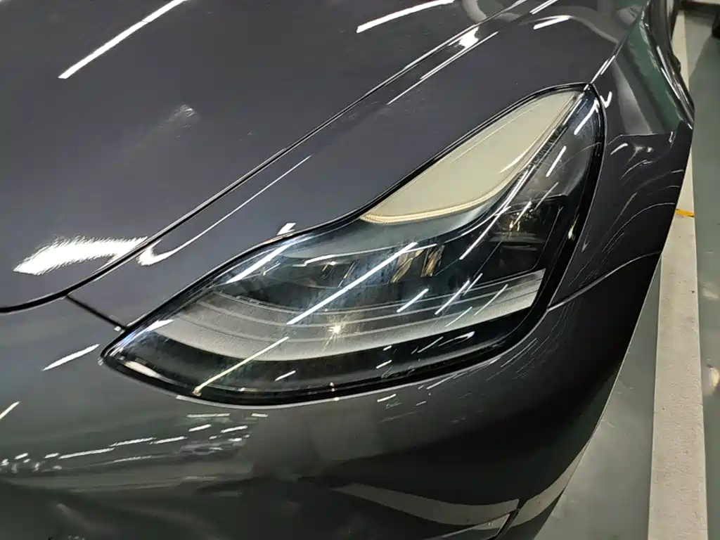 Tesla Model 3 — фото 24