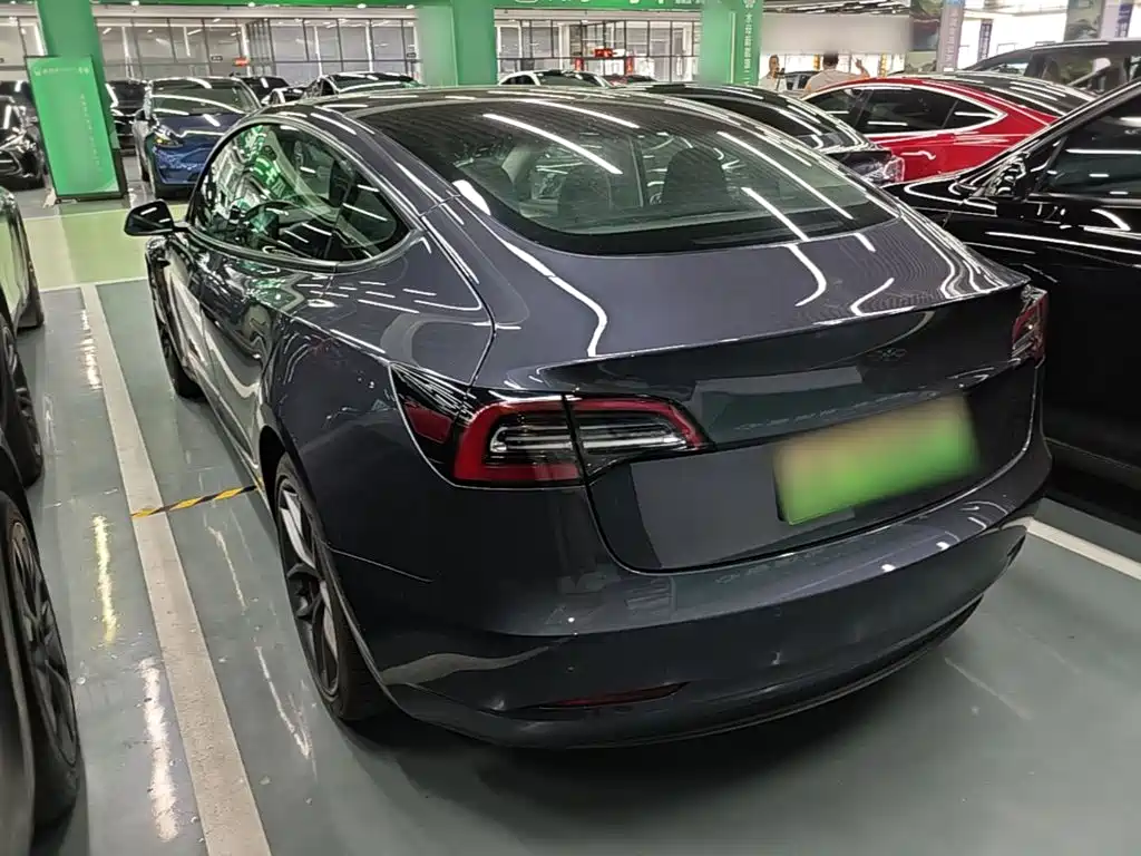 Tesla Model 3 — фото 5