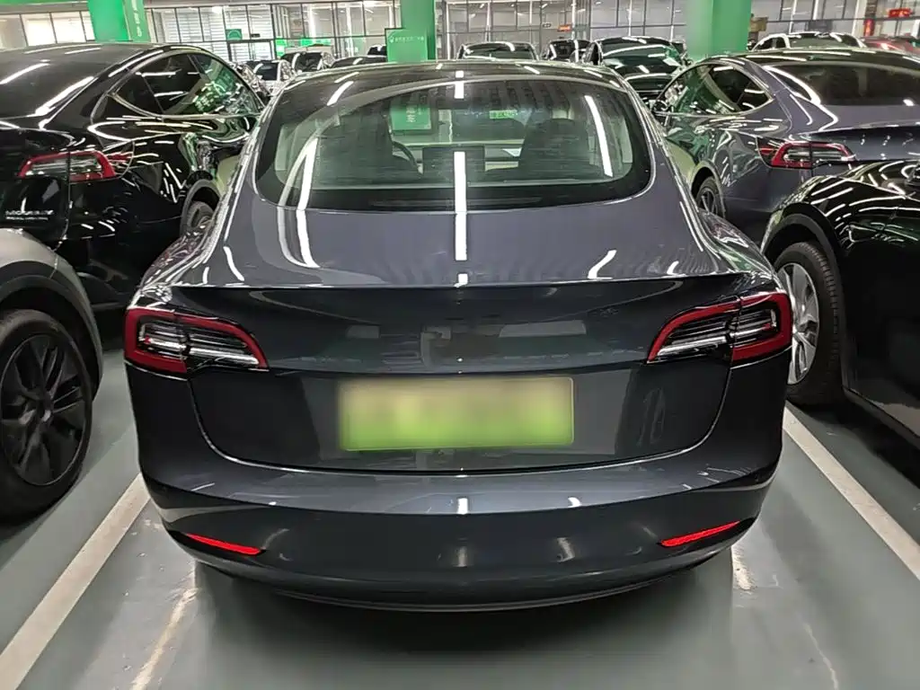 Tesla Model 3 — фото 6