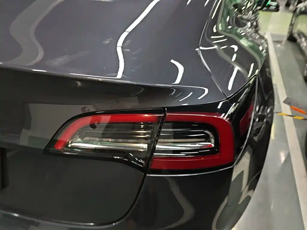 Tesla Model 3 — фото 8