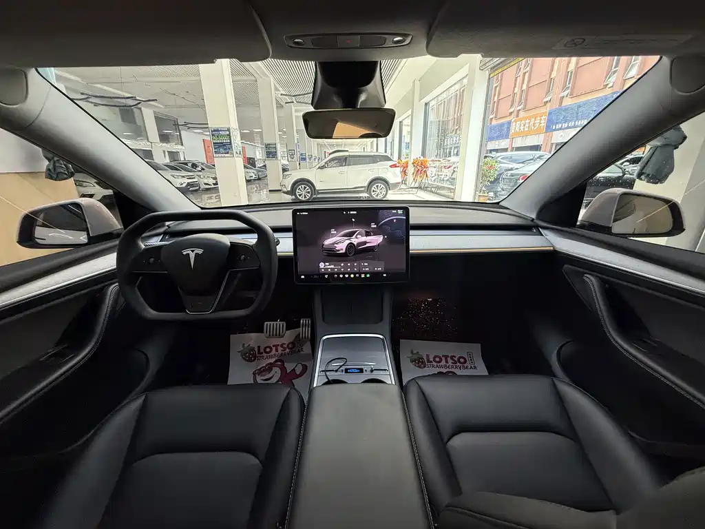 Tesla Model Y — фото 5