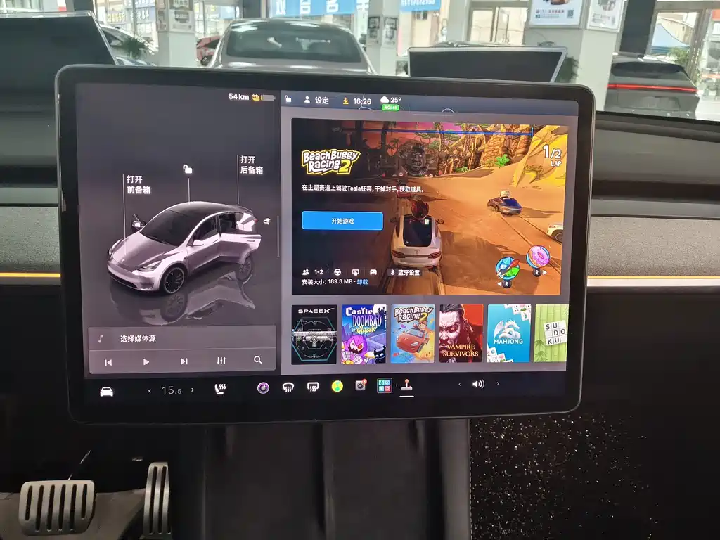 Tesla Model Y — фото 8