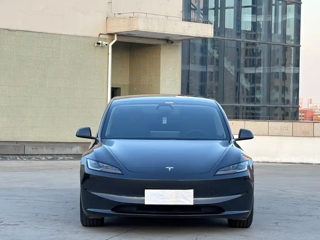 Tesla Model 3 — фото 2