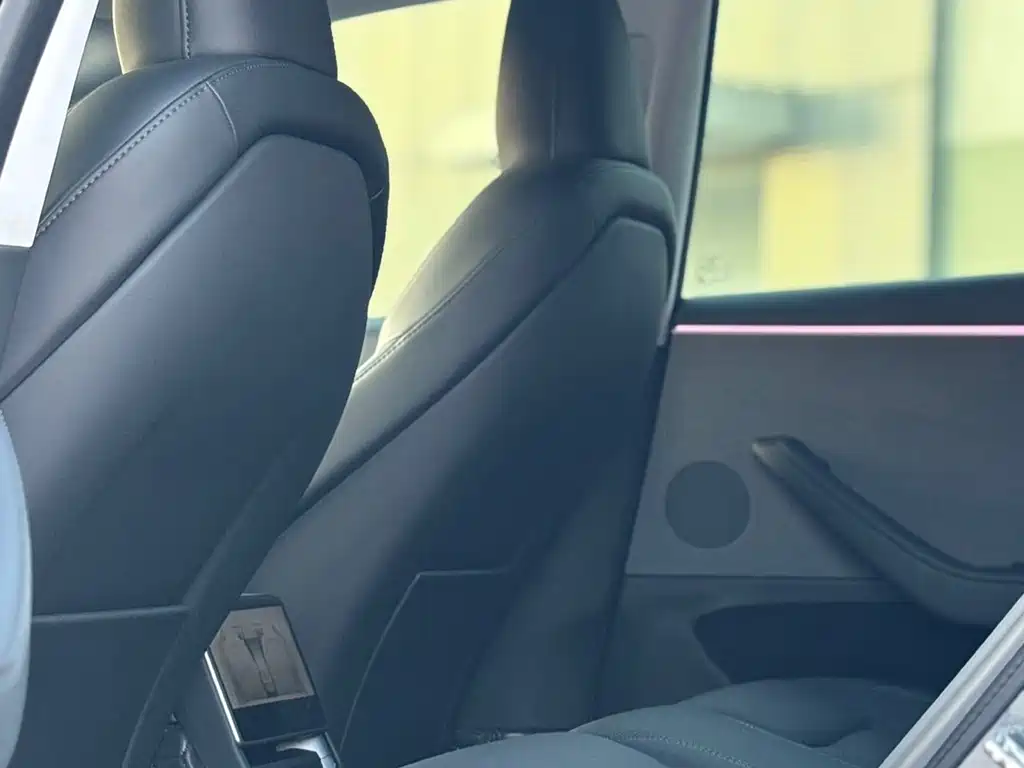 Tesla Model 3 — фото 6