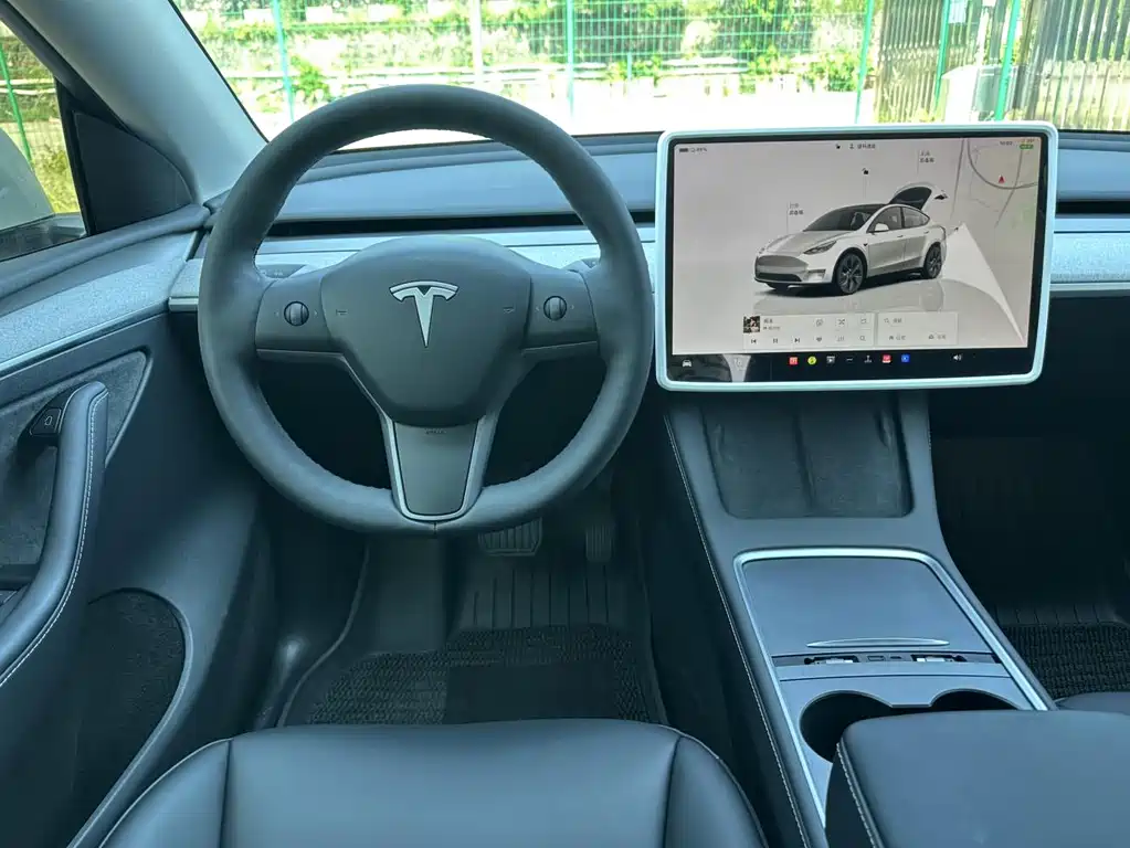 Tesla Model Y — фото 4