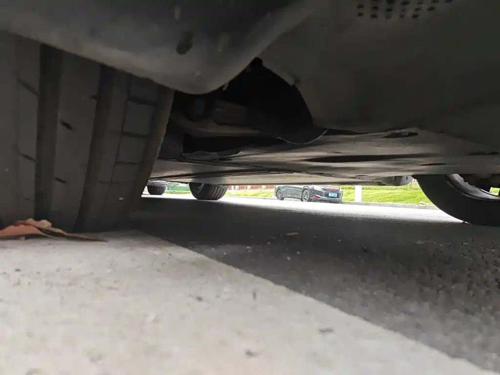 Tesla Model Y — фото 17