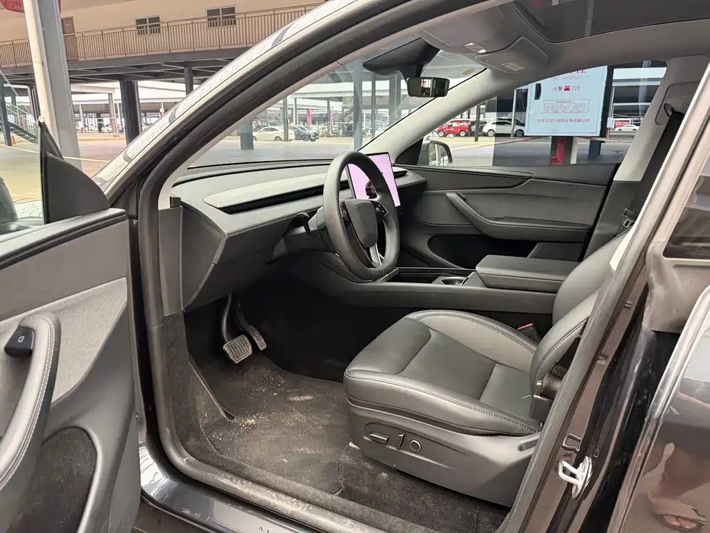 Tesla Model Y — фото 4