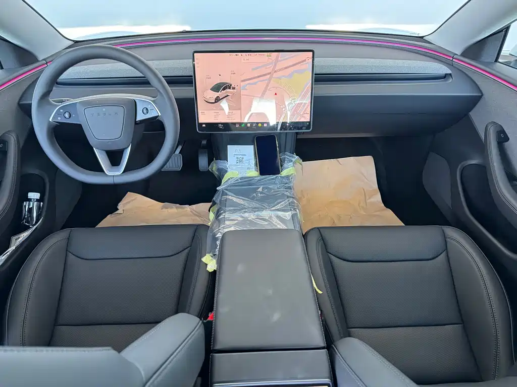 Tesla Model 3 — фото 10