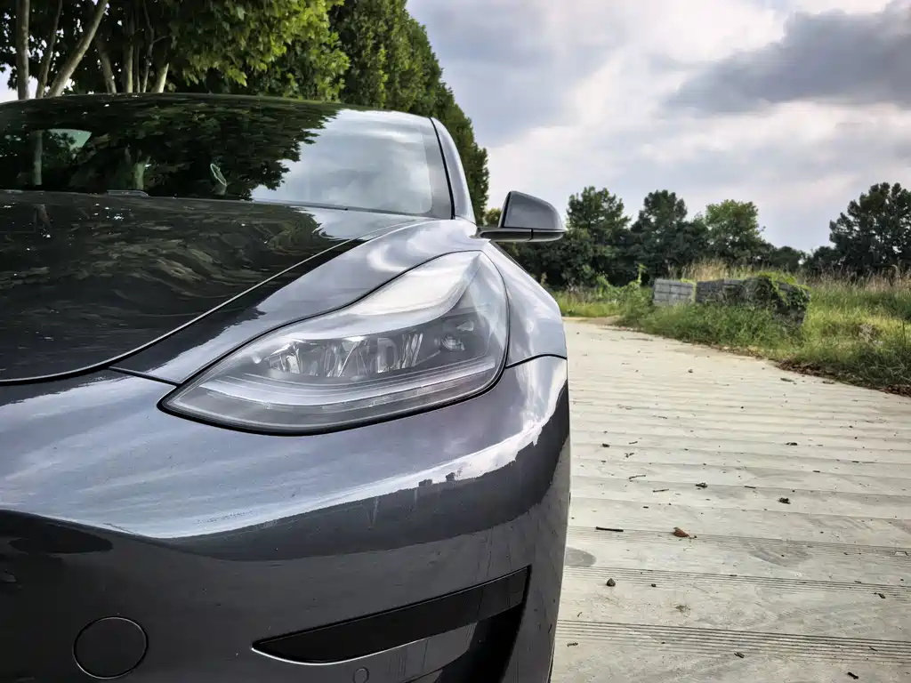 Tesla Model 3 — фото 16