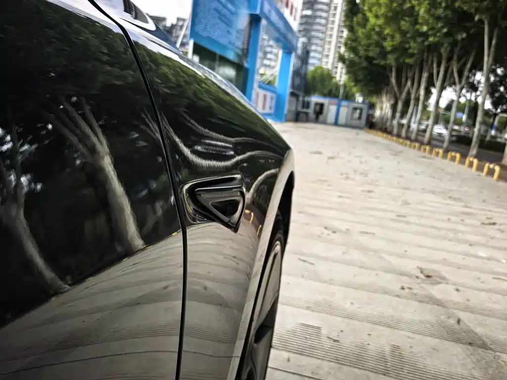 Tesla Model 3 — фото 17