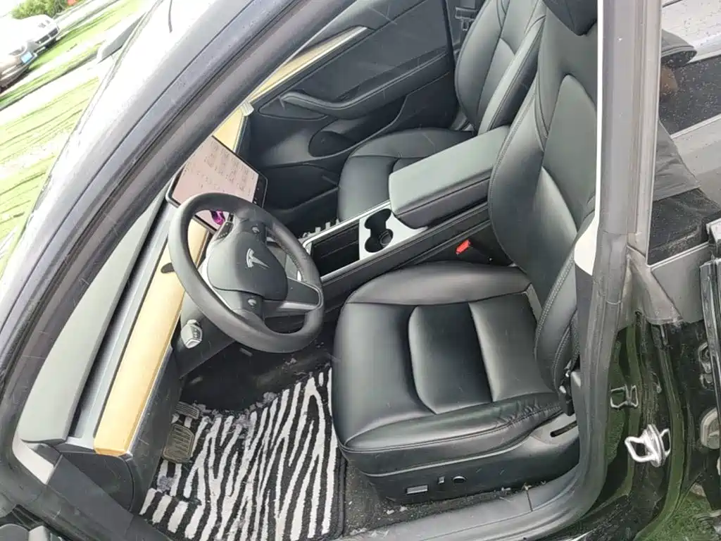 Tesla Model 3 — фото 11