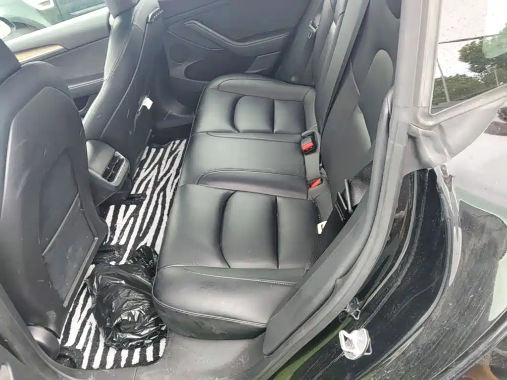 Tesla Model 3 — фото 13