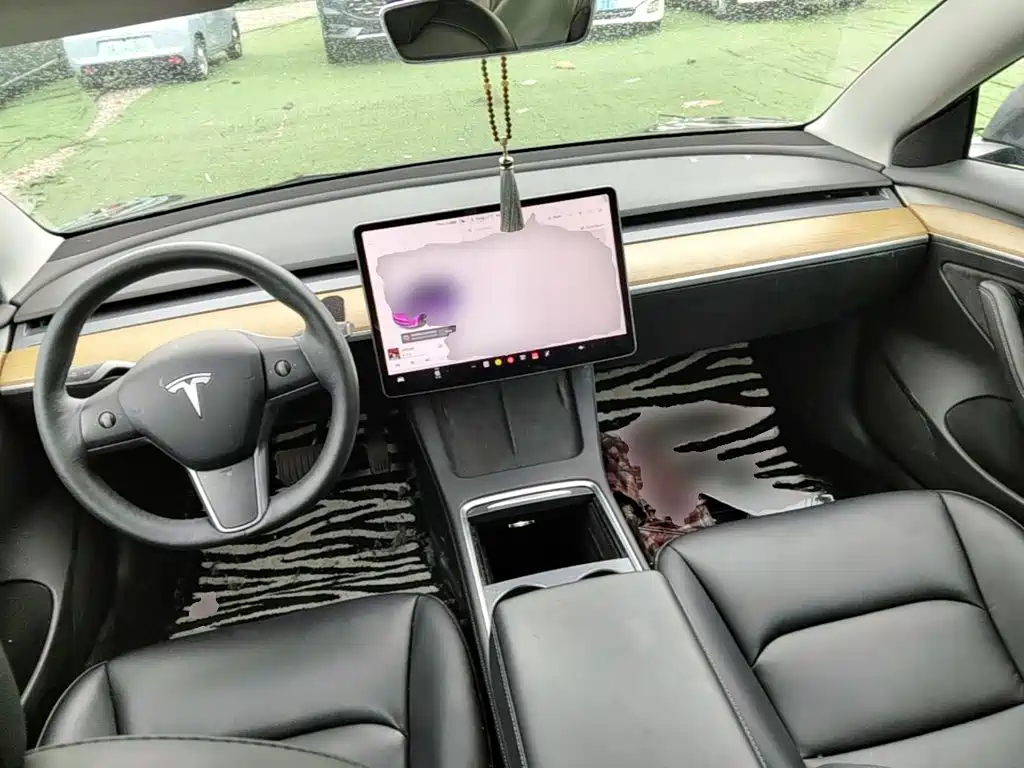 Tesla Model 3 — фото 6