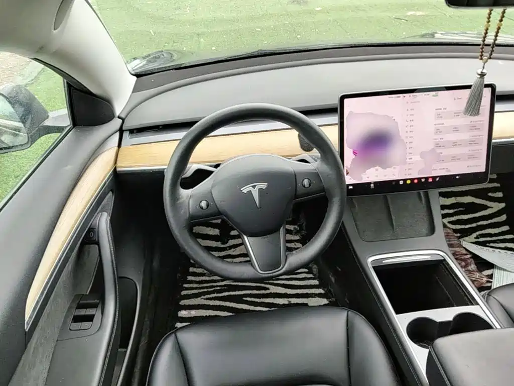 Tesla Model 3 — фото 7