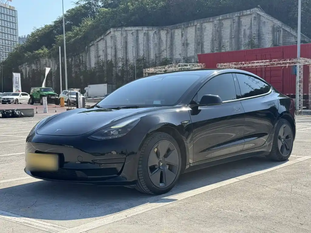Tesla Model 3 — фото 2